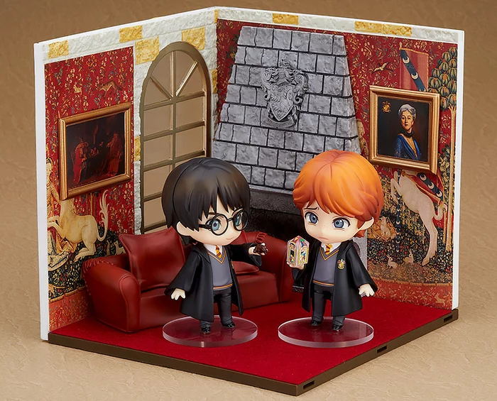 GOOD SMILE COMPANY Nendoroid Playset #08: Gryffindor Common Room - Image 3